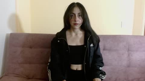 Snapshot of ling_ling24 chatting on 02/08/25, 03:41 ling ling24 online show from 02/08/25, 03:41