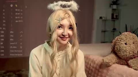 Linh -   online show from 06/12/26, 09:14