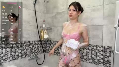 Lira online show from 05/22/26, 04:56