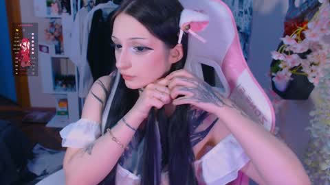 Lina online show from 12/04/24, 10:19