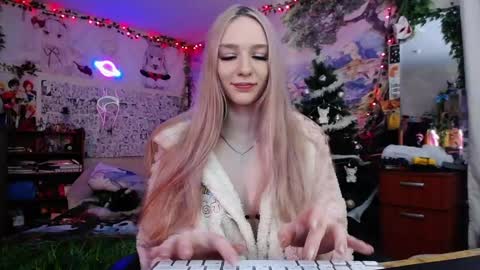 Snapshot of linlin_cuteeee chatting on 01/30/25, 10:30 Lin online show from 01/30/25, 10:30