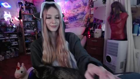 Snapshot of linlin_cuteeee chatting on 09/29/25, 08:46 Lin online show from 09/29/25, 08:46