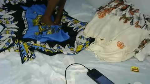 Snapshot of linniecarol chatting on 10/31/25, 11:06 Linniecarol online show from 10/31/25, 11:06