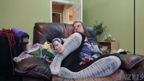 Snapshot of linzy19 chatting on 01/13/25, 06:27 Linzy19 online show from 01/13/25, 06:27