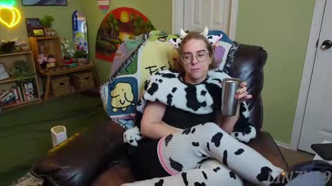 Snapshot of linzy19 chatting on 02/14/25, 03:36 Linzy19 online show from 02/14/25, 03:36