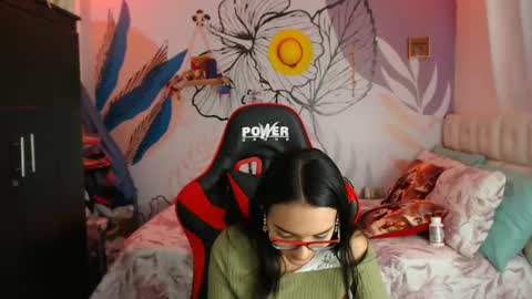 LinzyBaner online show from 01/05/25, 11:12