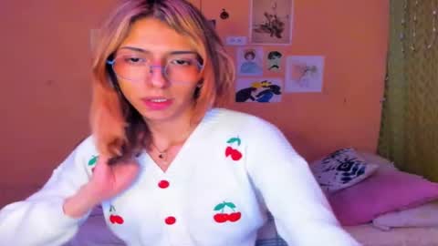 Snapshot of lio_rossue_ chatting on 12/04/25, 01:15 Lio Rouse online show from 12/04/25, 01:15