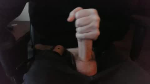 Snapshot of liocious98 chatting on 12/15/25, 08:02 liocious98 online show from 12/15/25, 08:02