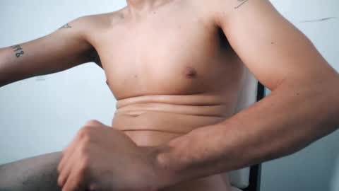 Snapshot of lion_20cm chatting on 09/12/25, 01:49 lion_20cm online show from 09/12/25, 01:49