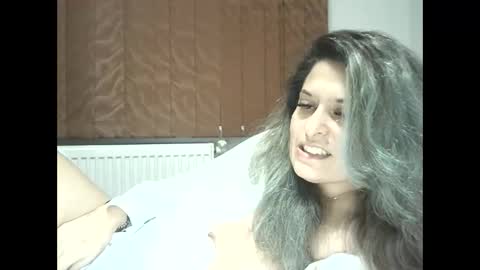 lionessmom online show from 11/18/25, 11:15