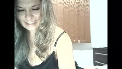 lionessmom online show from 11/20/25, 04:45