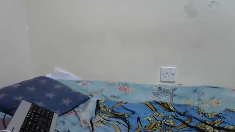 Snapshot of lionesss_ chatting on 09/22/25, 07:43 lionesss_ online show from 09/22/25, 07:43