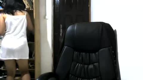 Snapshot of liora_selene chatting on 06/01/26, 02:35 liora online show from 06/01/26, 02:35
