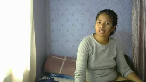 Liora selenex online show from 11/19/25, 04:23