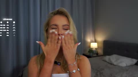 Amelia online show from 02/28/25, 01:26