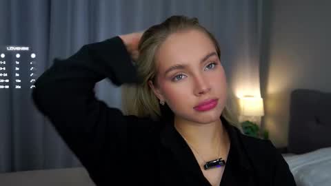 Amelia online show from 03/06/25, 01:05