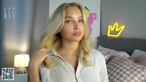 Amelia online show from 10/01/25, 05:13