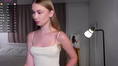 Lina online show from 03/06/25, 11:58