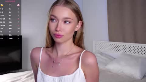 Lina online show from 03/12/25, 08:51