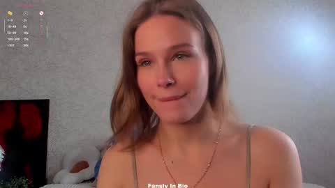 Lina online show from 12/03/25, 01:24