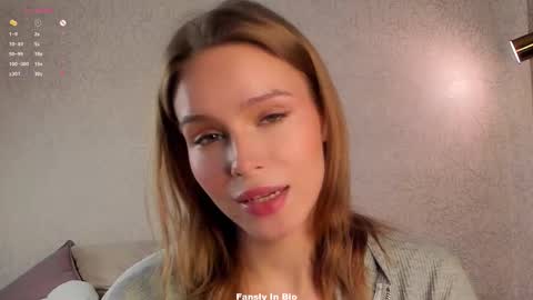 Lina online show from 12/19/25, 01:12