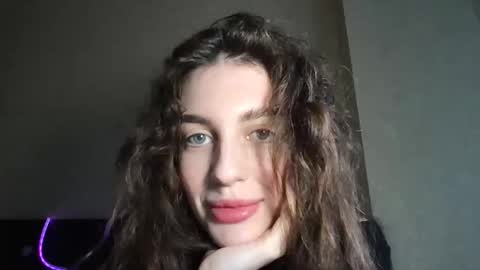 Snapshot of lipsylolly chatting on 02/18/26, 12:01 lipsylolly online show from 02/18/26, 12:01