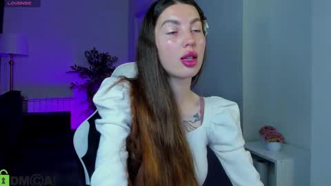 Lira revery online show from 11/18/25, 01:00