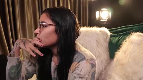 Snapshot of lireesa chatting on 02/06/25, 03:59 Lire online show from 02/06/25, 03:59