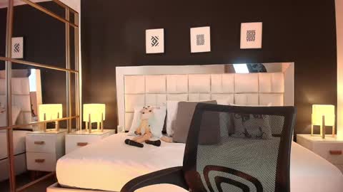 Lisa online show from 02/04/25, 06:38