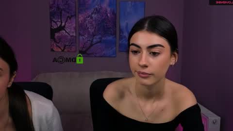 Lisa online show from 11/18/25, 10:09