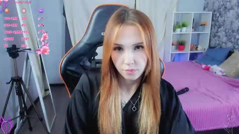 Snapshot of lisa_mano chatting on 04/14/26, 12:33 Lisa mano online show from 04/14/26, 12:33