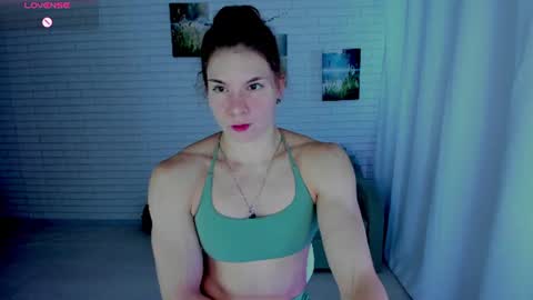 Snapshot of lisa_ree_ chatting on 07/26/26, 04:09 lisa online show from 07/26/26, 04:09