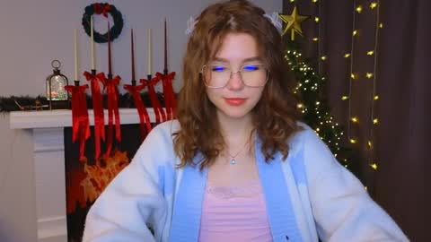 Snapshot of lisa_roses chatting on 12/23/24, 12:14 Lisa online show from 12/23/24, 12:14