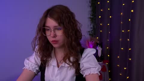 Snapshot of lisa_roses chatting on 11/15/25, 11:54 Lisa online show from 11/15/25, 11:54