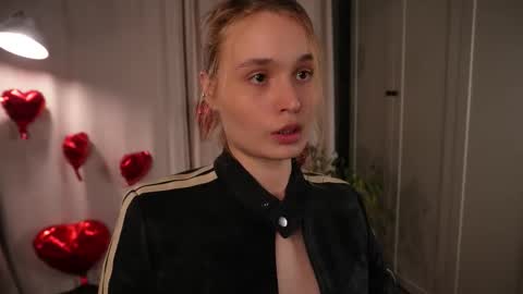 Elisabeth or Lisa online show from 02/14/26, 08:49