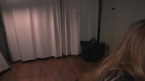 Elisabeth or Lisa online show from 04/06/26, 08:43