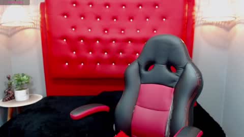 Snapshot of lisa_styleglam chatting on 12/29/24, 03:33 Lisa online show from 12/29/24, 03:33