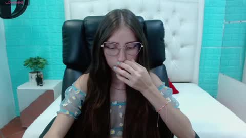 Snapshot of lisa_styleglam chatting on 03/12/25, 04:24 Lisa online show from 03/12/25, 04:24