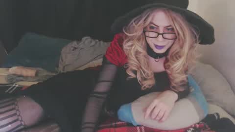 Snapshot of lisa_tyler chatting on 10/25/25, 07:05 Lisa Tyler online show from 10/25/25, 07:05
