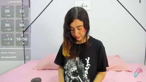 lisa white  online show from 11/14/25, 12:59