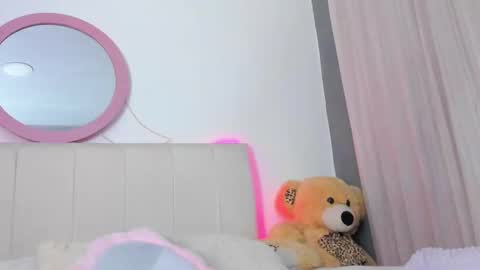 Snapshot of lisaa_a chatting on 02/02/25, 03:21 Lisa online show from 02/02/25, 03:21