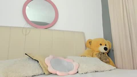 Snapshot of lisaa_a chatting on 03/01/25, 04:15 Lisa online show from 03/01/25, 04:15