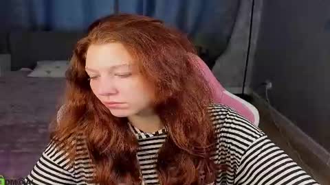 Snapshot of lisaaxfox chatting on 08/03/26, 01:15 LisaFox online show from 08/03/26, 01:15