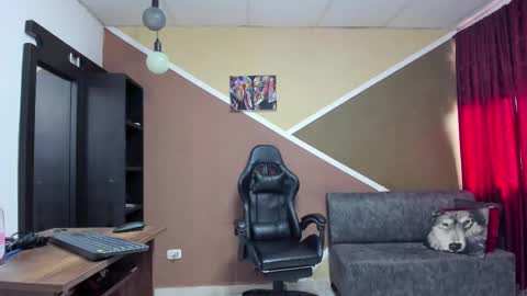 Lisa Gray Independent Model online show from 10/17/25, 07:49