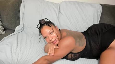 lisaloves6ix9 online show from 05/22/26, 05:25