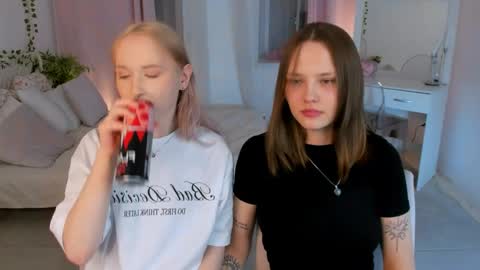 Lisa blonde  Alisa brunette online show from 04/03/26, 07:23