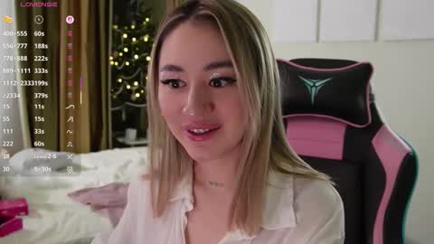 Snapshot of lisamayson chatting on 12/20/25, 05:53 LISA online show from 12/20/25, 05:53