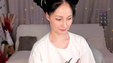 Lisa Moore online show from 02/15/25, 03:28