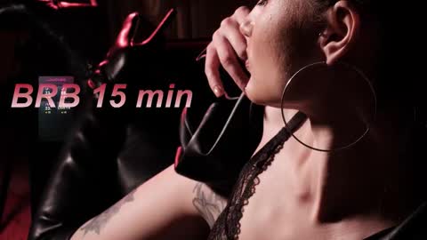 Lisa Moore online show from 11/05/25, 03:50