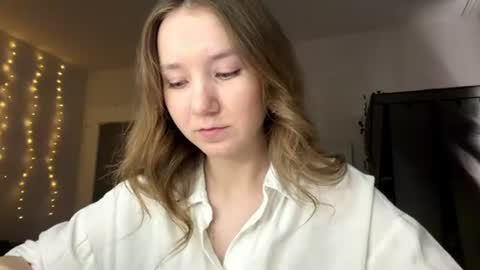 Snapshot of lisasmall chatting on 06/19/26, 06:12 lisasmall online show from 06/19/26, 06:12